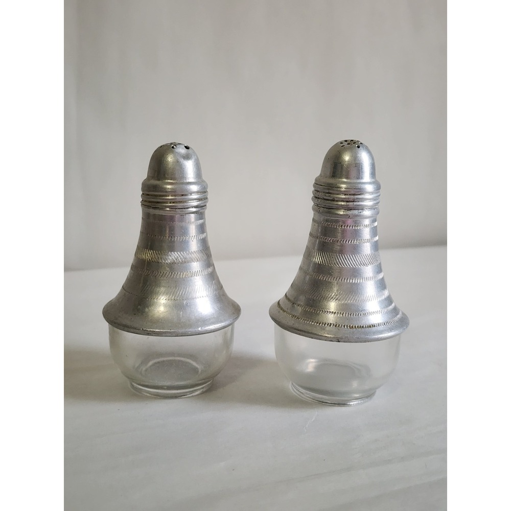 vintage 1950s–1960s Mid-Century Modern atomic light bulb salt and pepper shakers